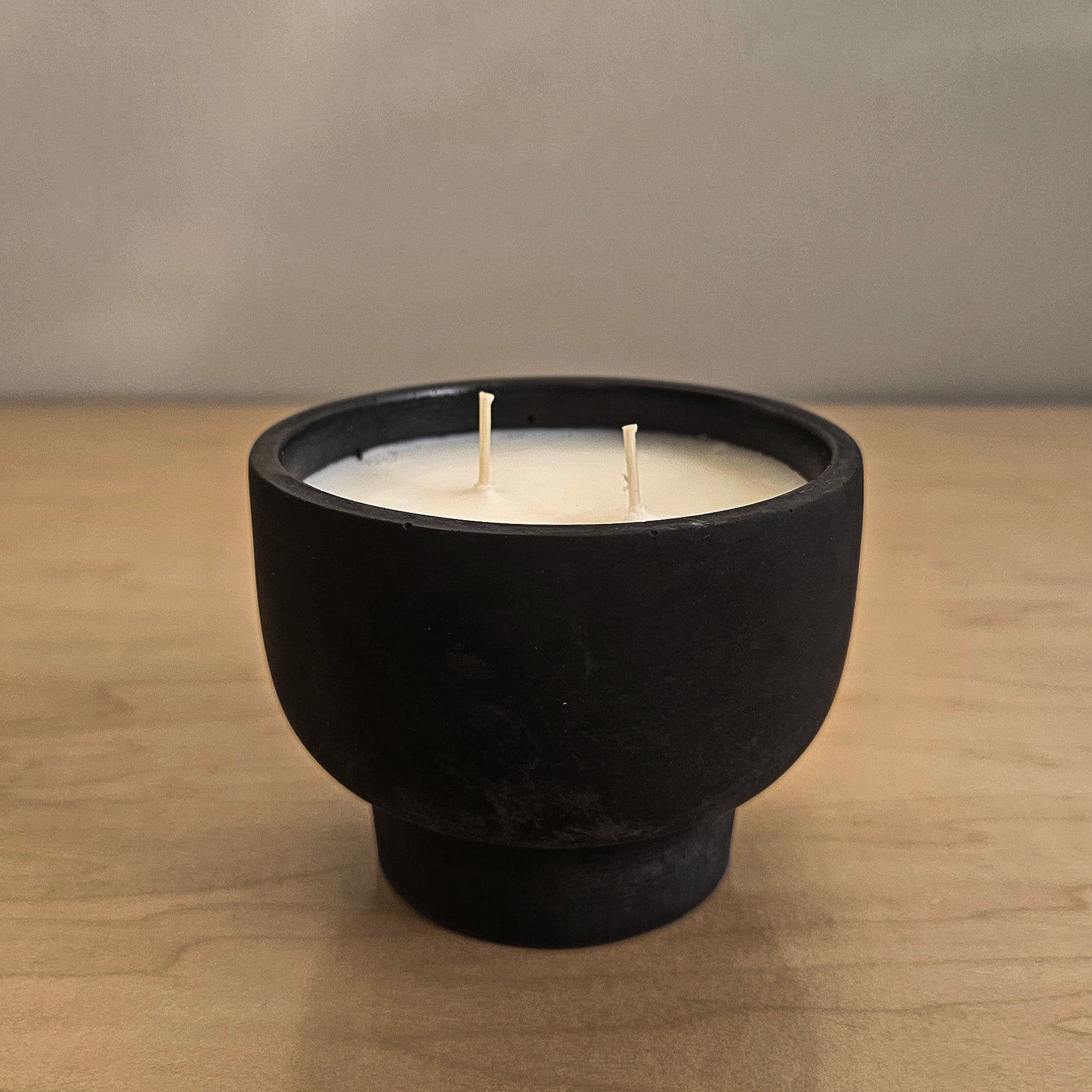 Soy Wax vs. Beeswax: A Waxy Showdown (With a Touch of Science and Fun)